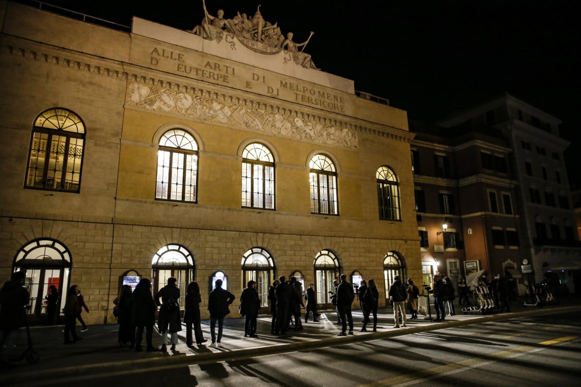Teatro di Roma e le accuse di mobbing: nuove pressioni sui dipendenti precari