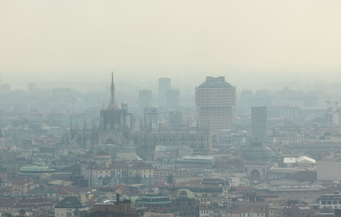 Milano, in periferia il picco di morti per l’inquinamento atmosferico