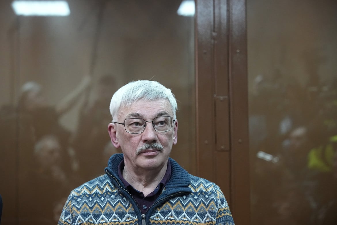 Oleg Orlov in tribunale (foto Ap)