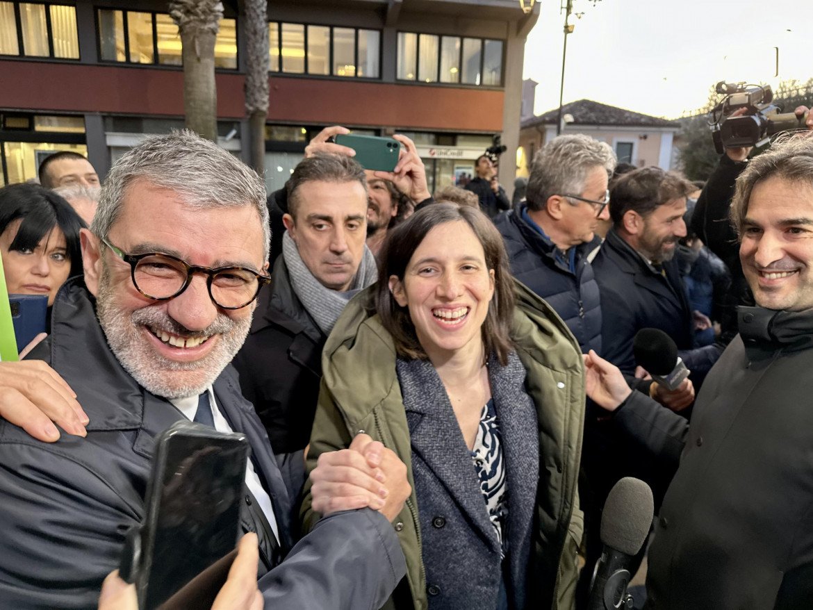 Il candidato in Abruzzo Luciano D'Amico con Elly Schlein