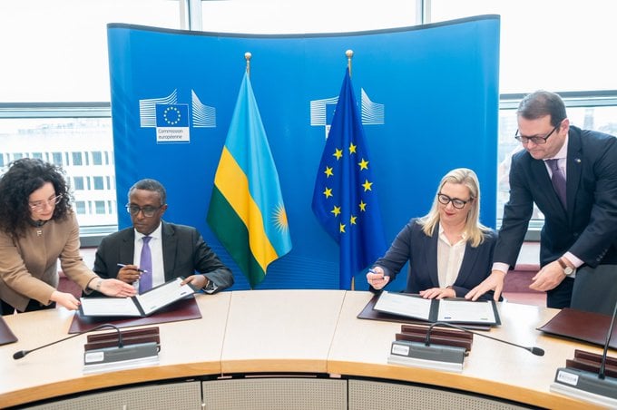 La firma dell'accordo minerario tra Unione europea e Ruanda a Bruxelles