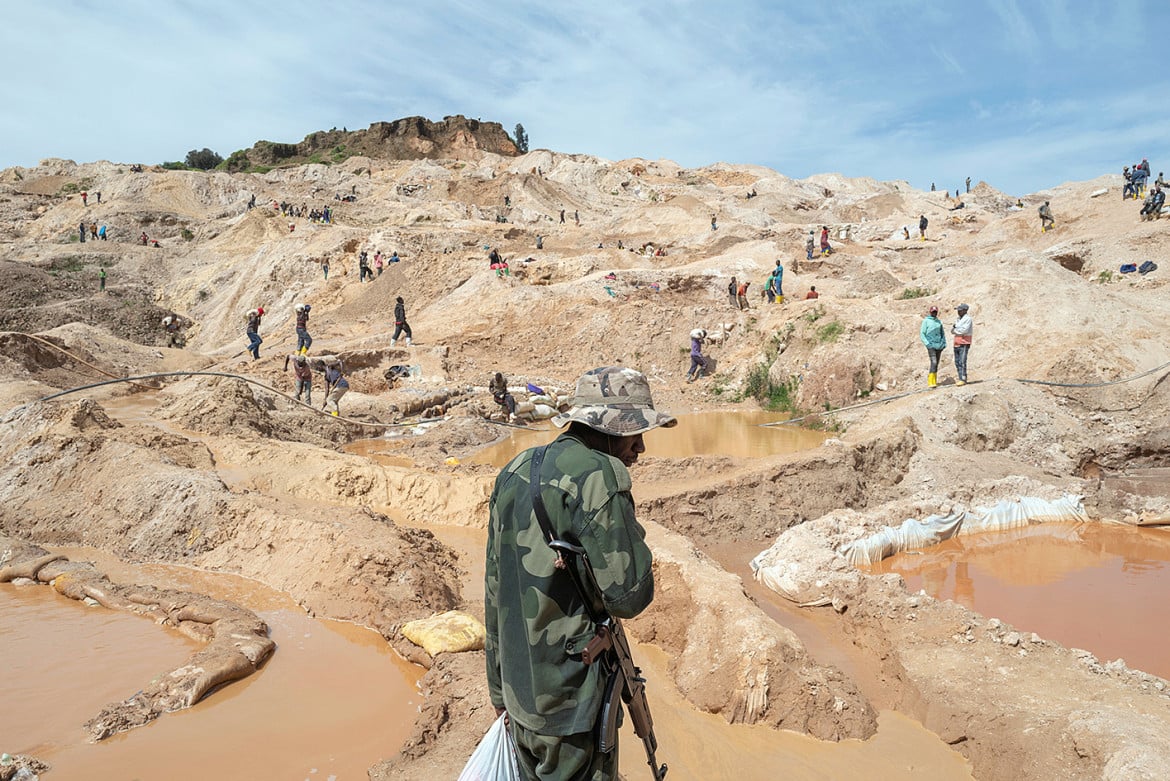 Una miniera di coltan nella regione congolese del Kivu, confinante con il Ruanda