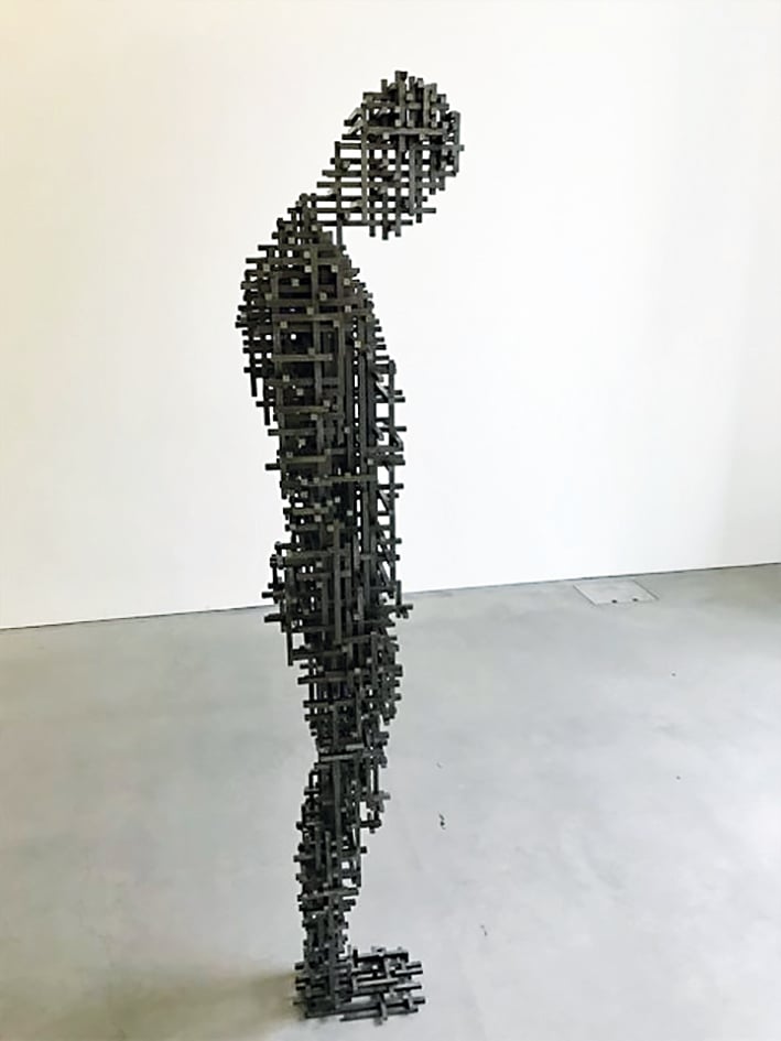 Una scultura di Antony Gormley