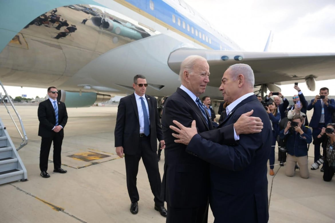 L’arrivo di Biden all’aeroporto Ben Gurion per esprimere solidarietà a Israele il 18 ottobre 2023