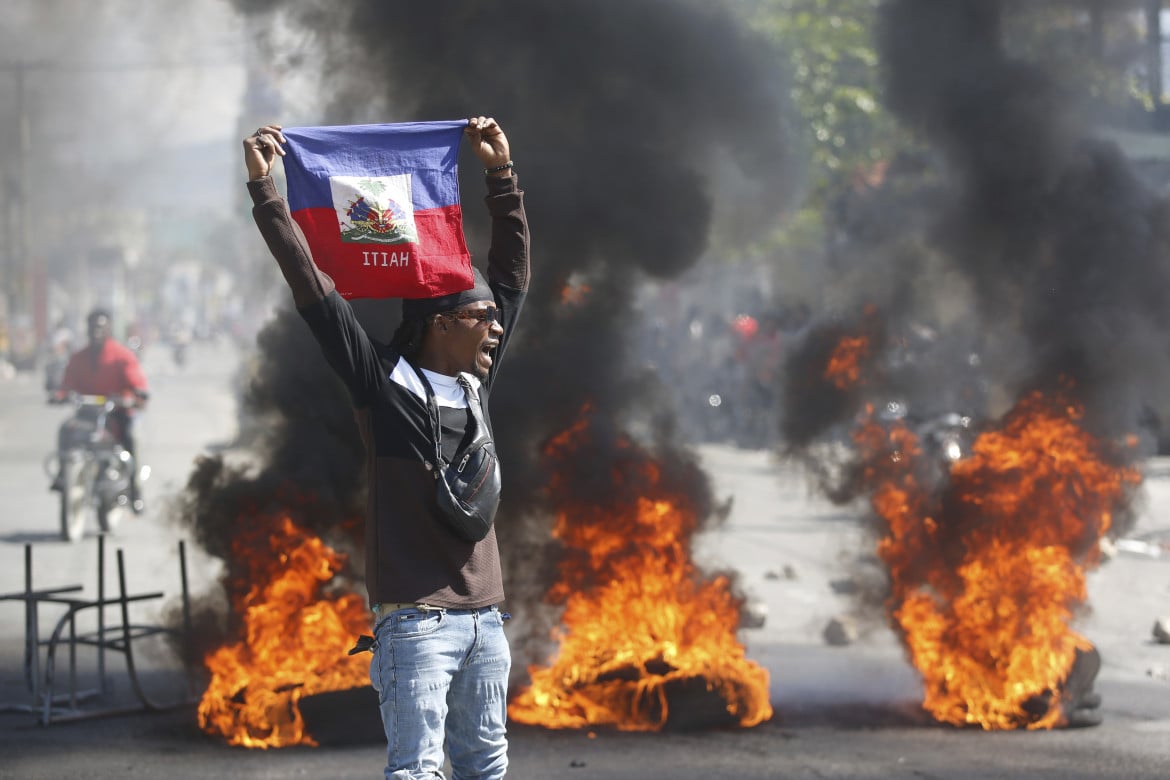 Proteste per le dimissioni del primo ministro Ariel Henry a Haiti