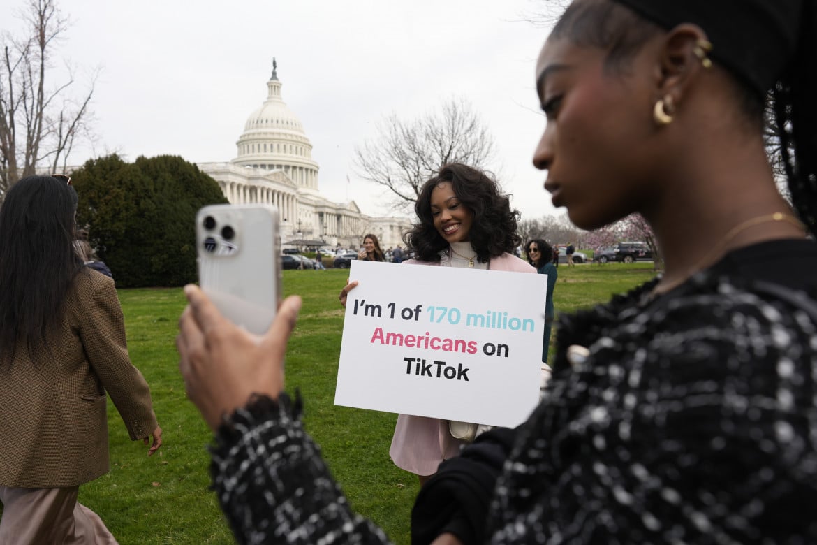 La Camera Usa unita contro TikTok: voto bipartisan anti cinese