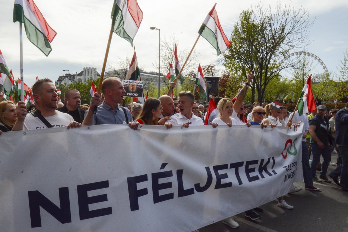 L’anti Orbán Magyar riempie la piazza