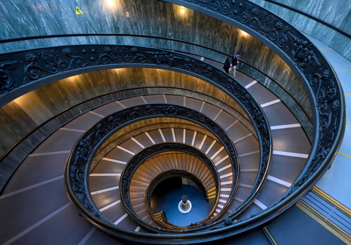 Roma, Musei Vaticani: la scalinata del Bramante
