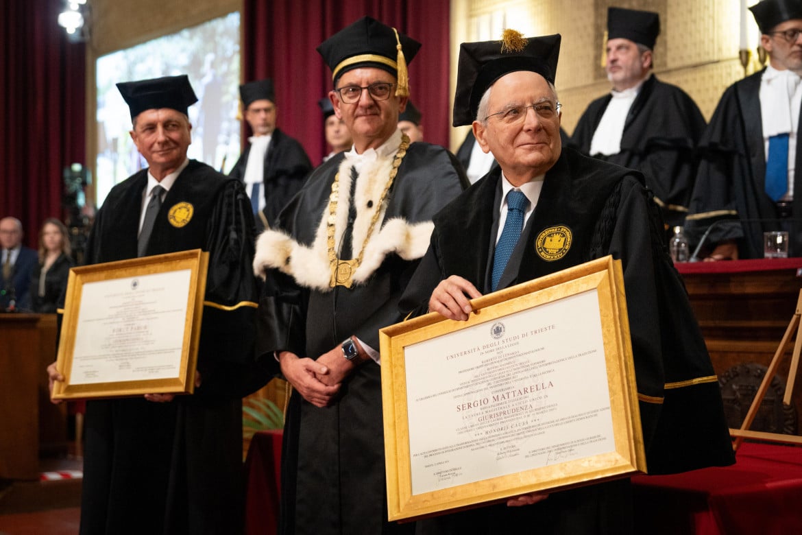 Il presidente della Repubblica Sergio Mattarella ha ricevuto una laurea honoris causa all'Università di Trieste