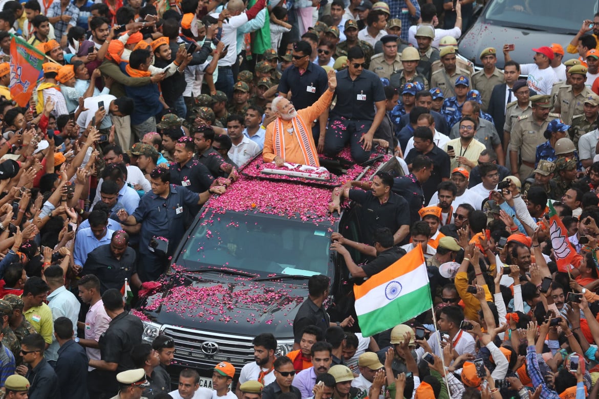 Il premier indiano Modi a Varanasi foto Ap/Rajesh Kumar Singh