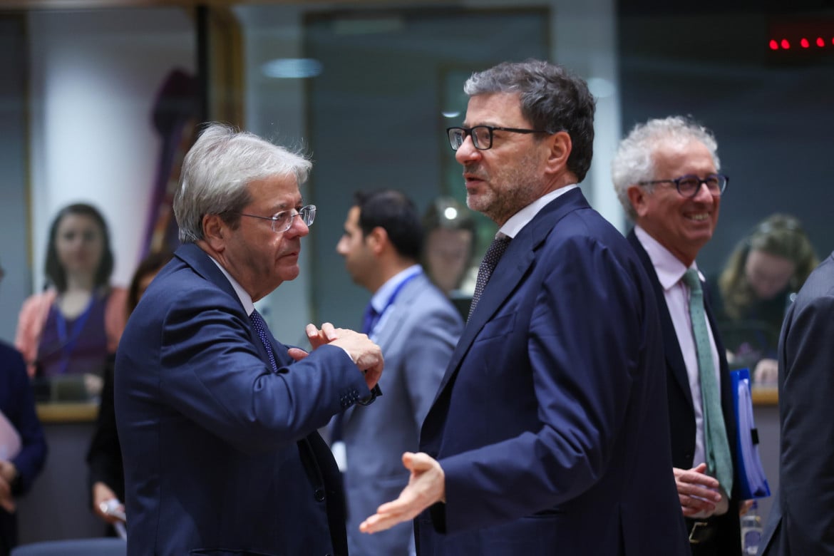 Commissione Ue: Italia avanti al buio su deficit e debito, procedura d’infrazione in vista