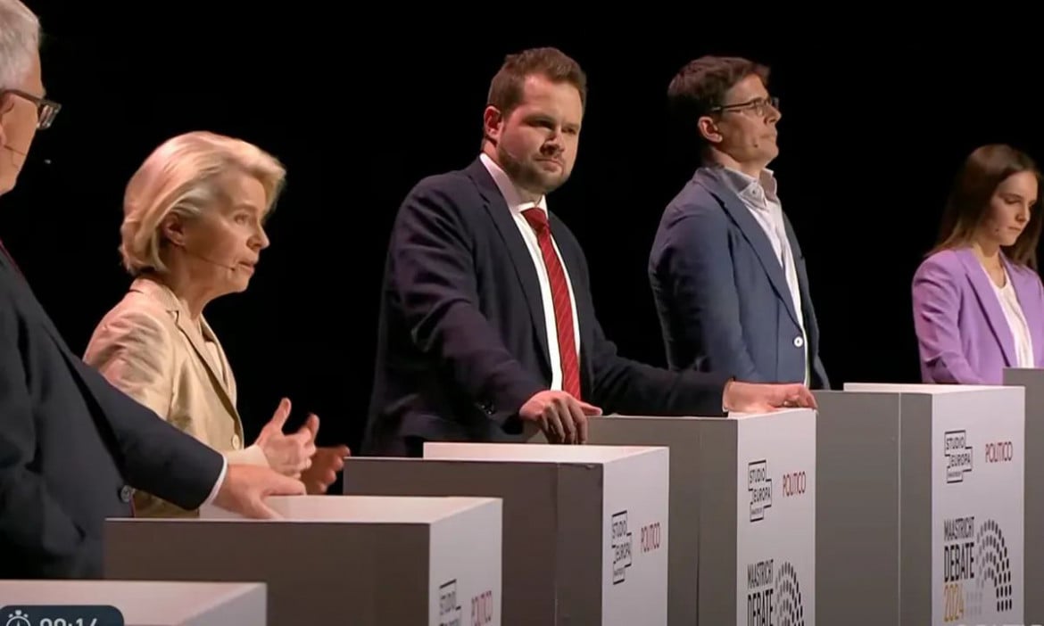 Ursula von der Leyen e gli altri candidati al ruolo di Presidente della Commissione europea durante il dibattito svoltosi a Maastricht