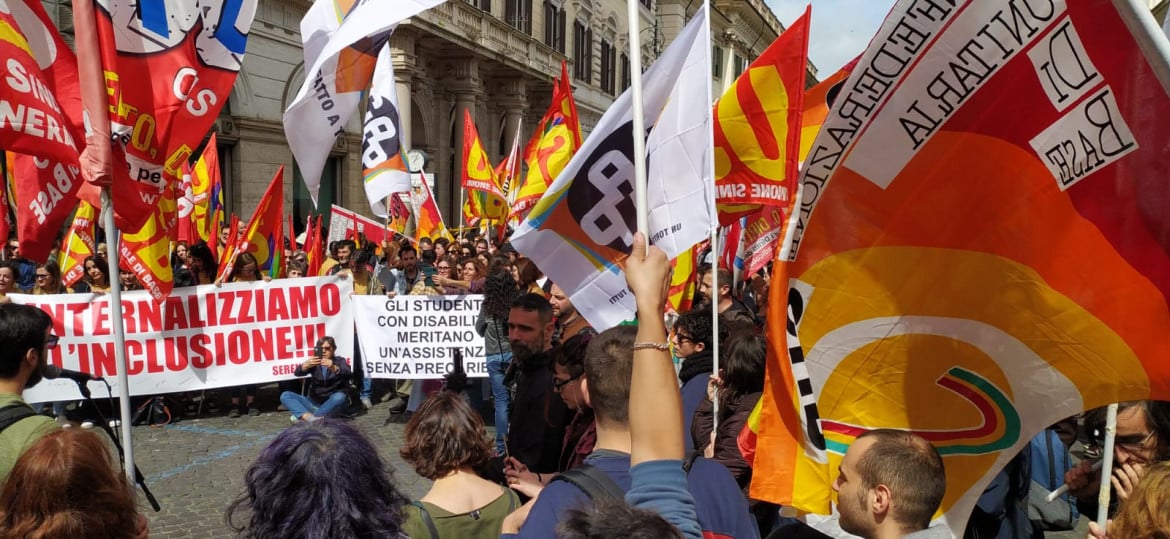 La protesta degli operatori sociali a Roma