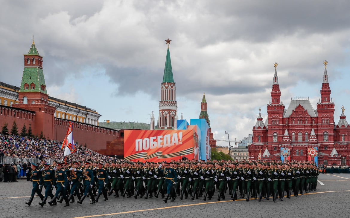 A Mosca è il giorno della vittoria, ma Kiev non cede