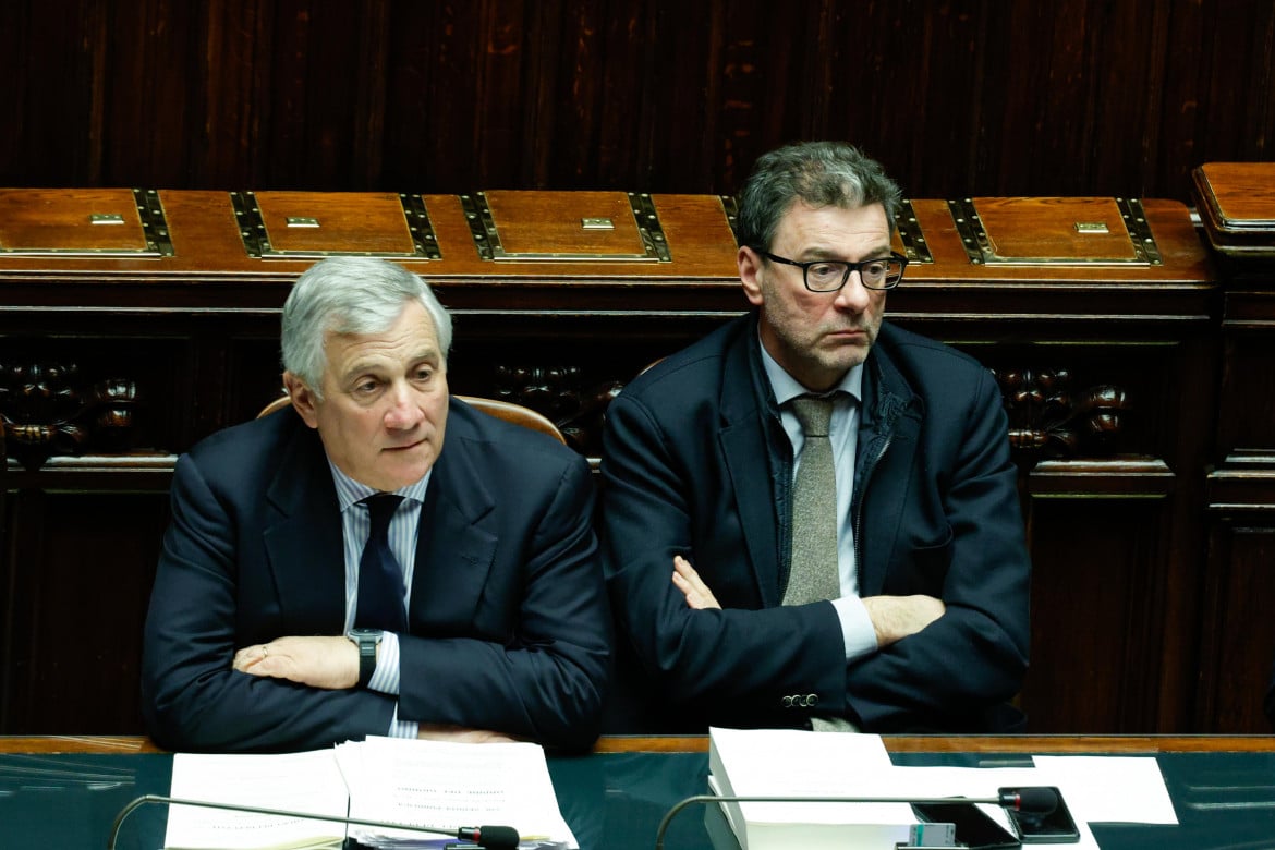 I ministri Tajani e Giorgetti alla Camera