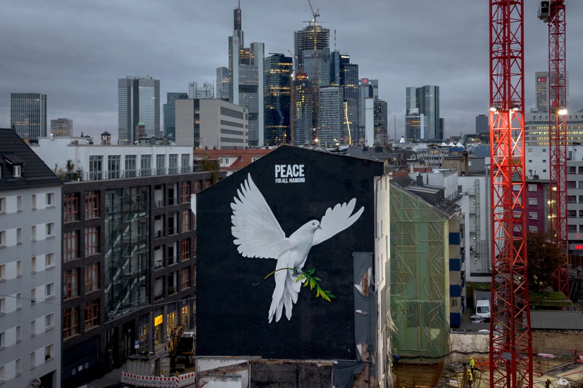 Un murale di Justus Becker a Francoforte «Peace for all mankind»