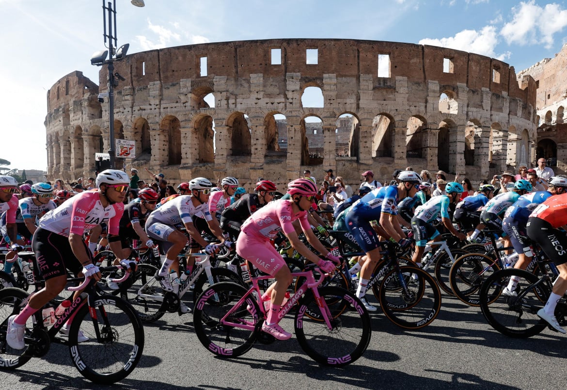 Quei finti, e pericolosi, tifosi del Giro d’Italia