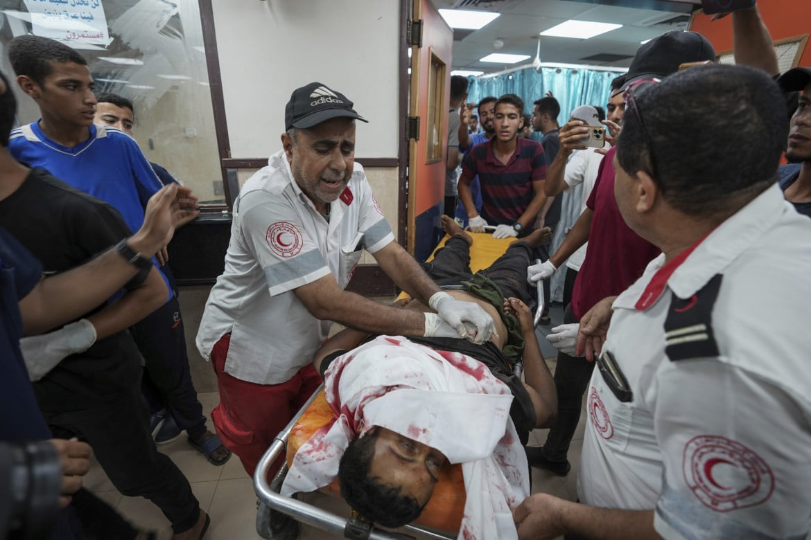 Feriti nell’ospedale Al Aqsa di Deir al Balah Ap/Abdel Kareem Hana