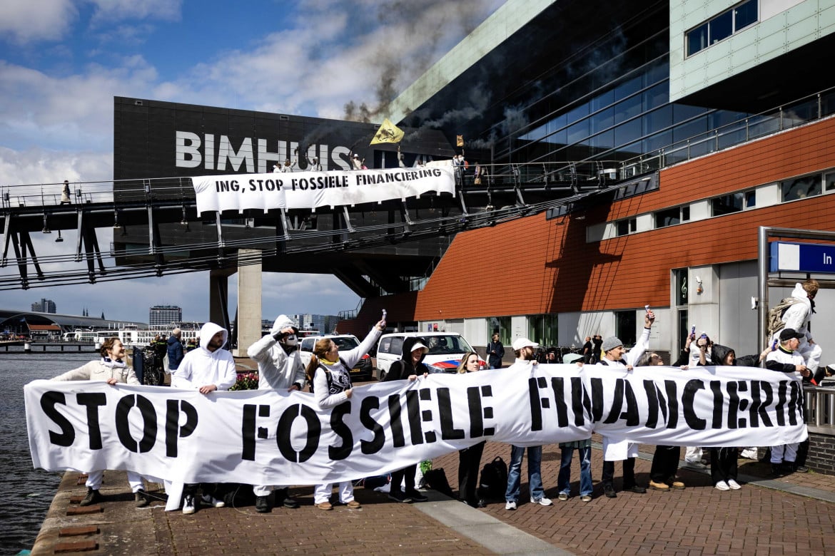Manifestazione contro il fossile