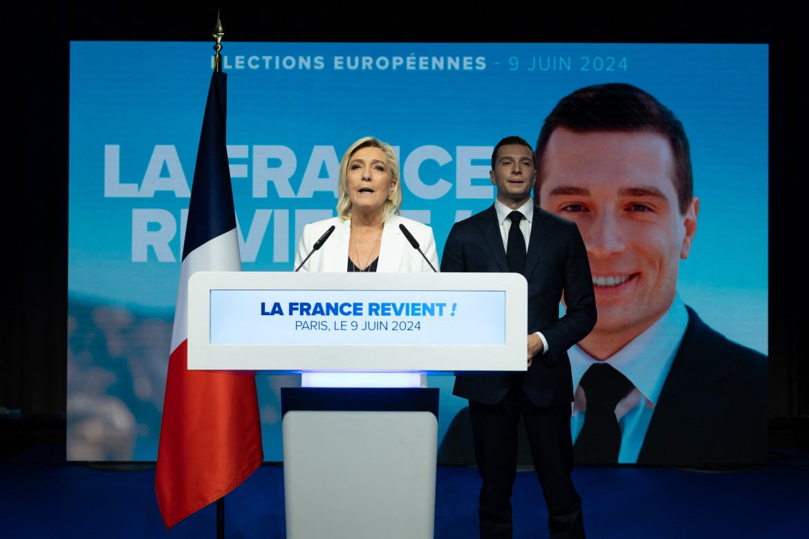 Marine Le Pen e il presidente di Rn Jordan Bardella Ansa a sinistra Emmanuel Macron Getty Images