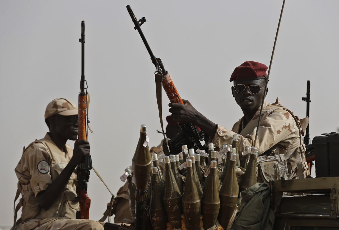 Miliziani delle Forze di supporto rapido, che Human Rights Watch accusa di «pulizia etnica» nel Darfur