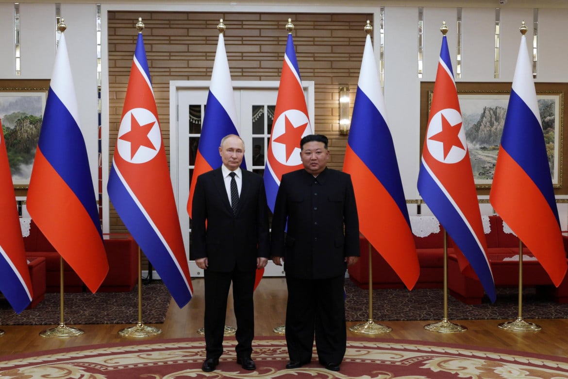 Putin da Kim, forma e retorica. Ma anche difesa reciproca