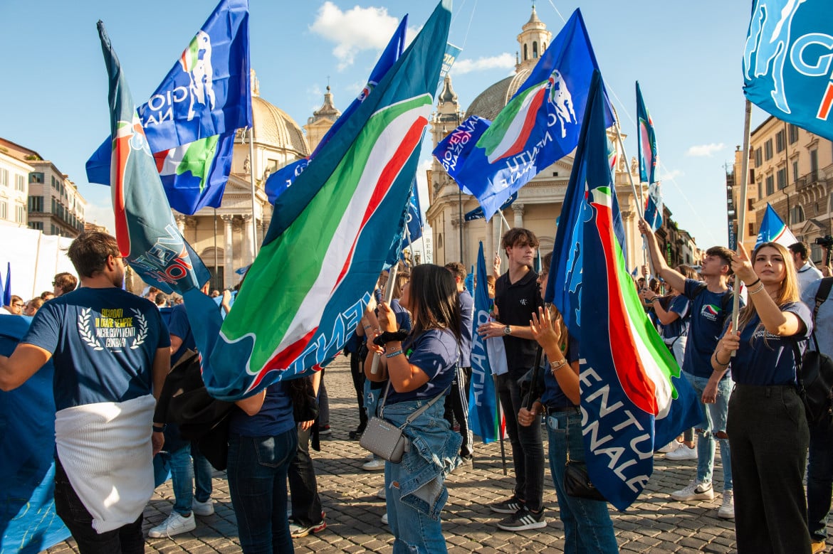 Aderenti a Gioventù nazionale ad una manifestazione di Fratelli d'Italia foto di Andrea Sabbadini
