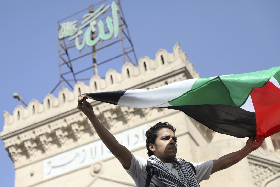 Egitto, 250 arrestati allo stadio. Cantavano cori per la Palestina