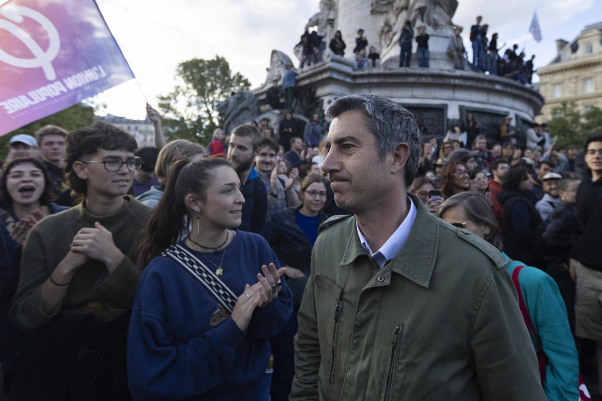 François Ruffin alla manifestazione contro l’estrema destra a Place de la République, Parigi