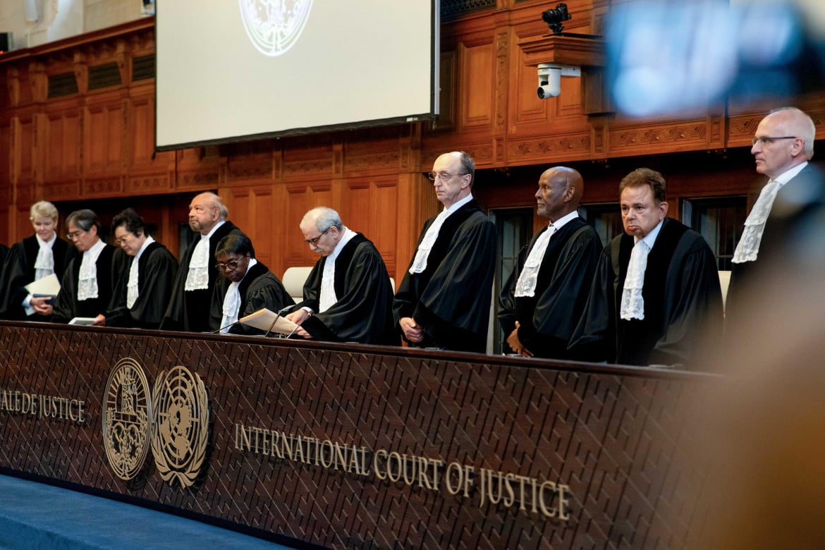 I giudici della Corte internazionale di Giustizia, ieri in aula foto Epa/Lina Selg