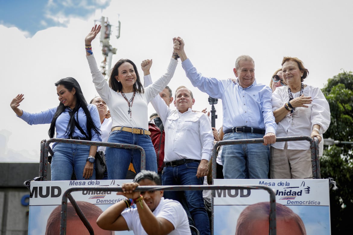 Parte lo scontro finale, gli Usa riconoscono l’avversario di Maduro