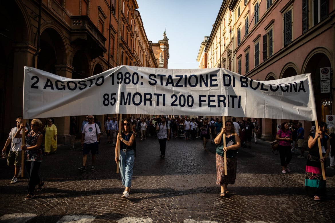 Strage di Bologna, Meloni attacca i parenti delle vittime