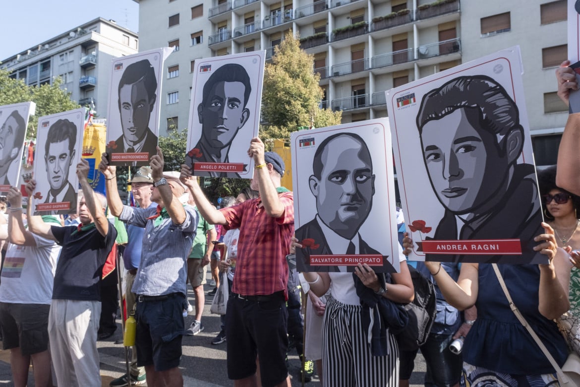 Piazzale Loreto, fischi per la Lega che nasconde le colpe dei fascisti