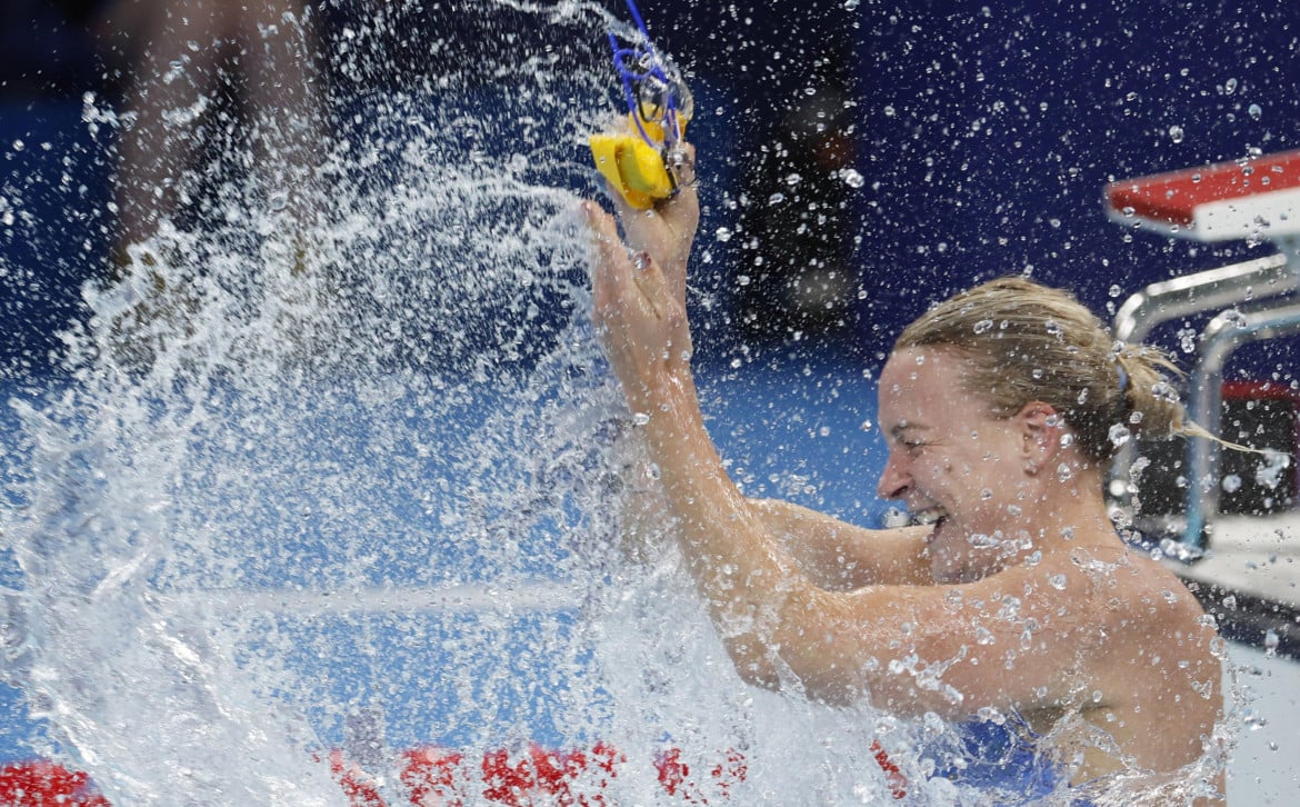 Parigi 2024, magie in vasca tra campioni e rivelazioni