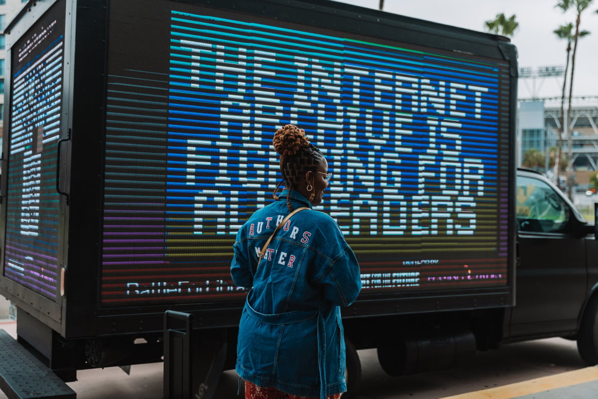 Il camion della campagna per Internet Archive a San Diego