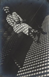 Aleksandr-Rodčenko-in-mostra-al-LAC.foto_Rodchenko-Girl-with-a-Leica-1934_MilanoPlatinum