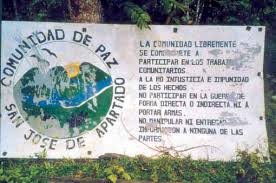 Paramilitari attaccano la comunità di pace di San José de Apartadó