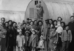 Una parte degli italiani arrivati a Ushuaia nel 1948