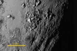 Le montagne ghiacciate di Plutone
