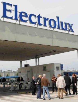 Electrolux, oggi firma “elettorale” con Renzi