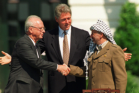 E Ariel Sharon trasformò Arafat in un «bin Laden»