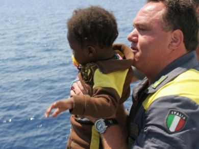 Migliaia di migranti soccorsi nel mediterraneo, per Angelino Alfano è la solita emergenza
