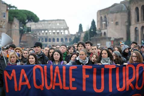 L’Fmi smorza gli entusiasmi: «Per l’Italia ripresa tra 20 anni»