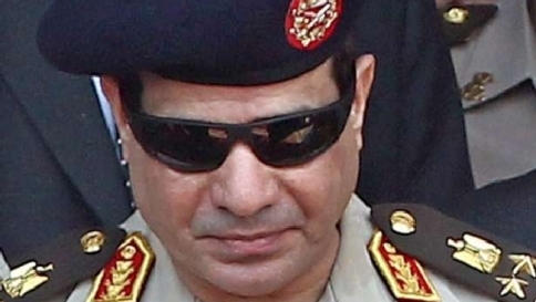 Per al-Sisi porta-elicotteri dalla Francia e 500 milioni di dollari da Riyadh