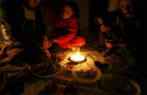 Gaza allo stremo: 2 ore di elettricità al giorno